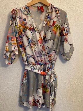 Floral Surplice Belted Romper in Gray and Multicolor. Sz S